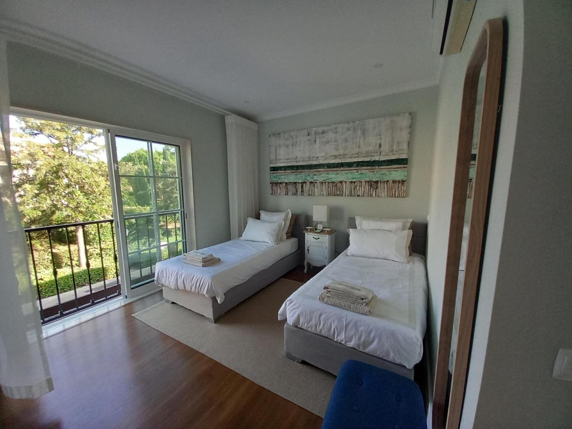 Luxury Apartment With Communal Pool And Terrace Куартейра Екстериор снимка